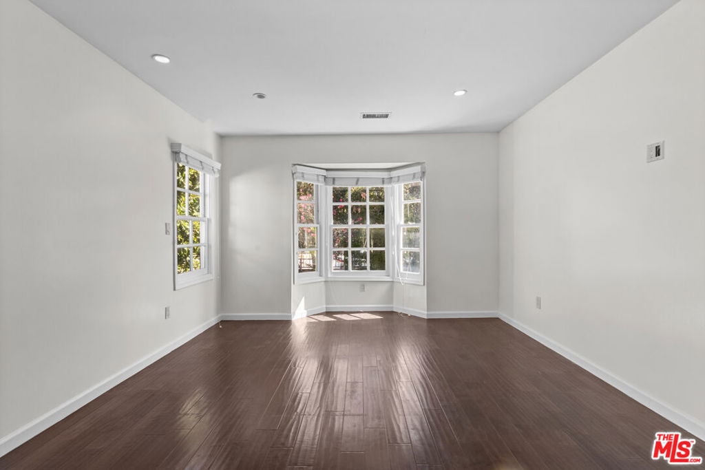 191 S Gardner Street