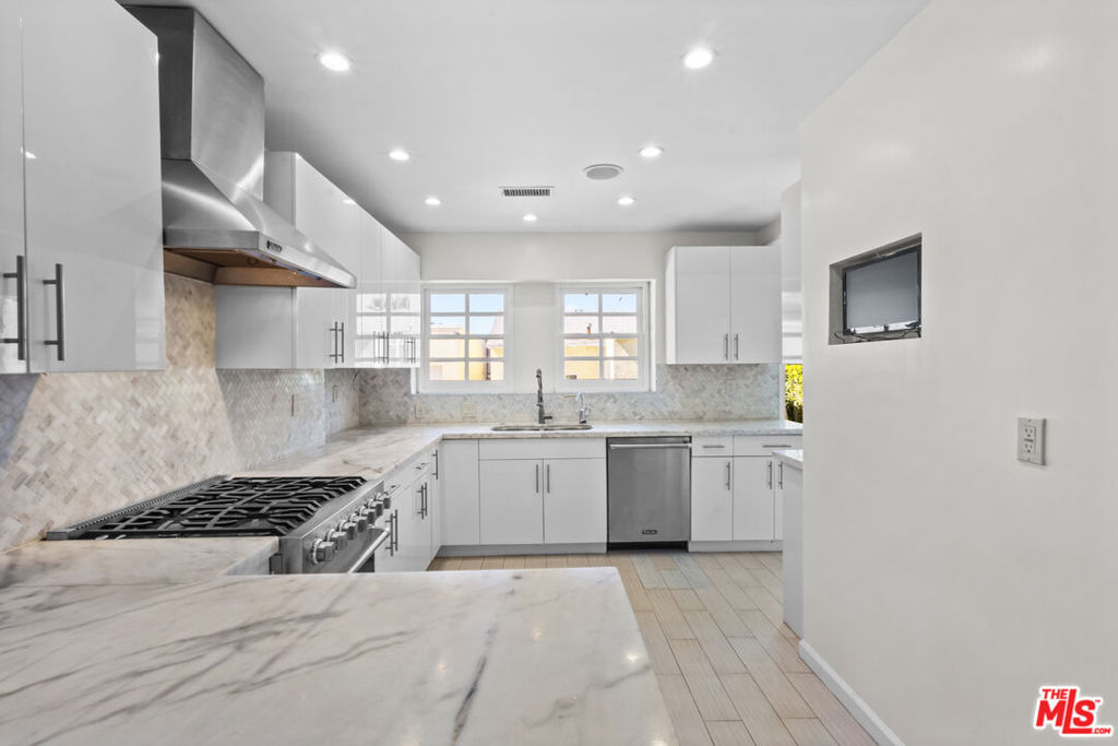 191 S Gardner Street