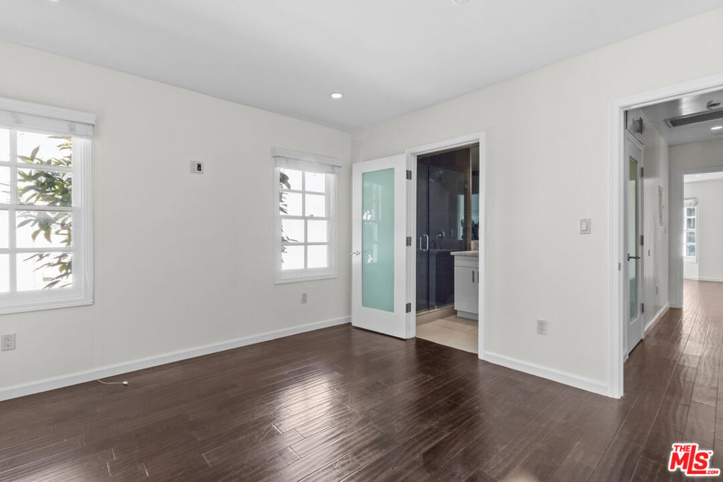 191 S Gardner Street