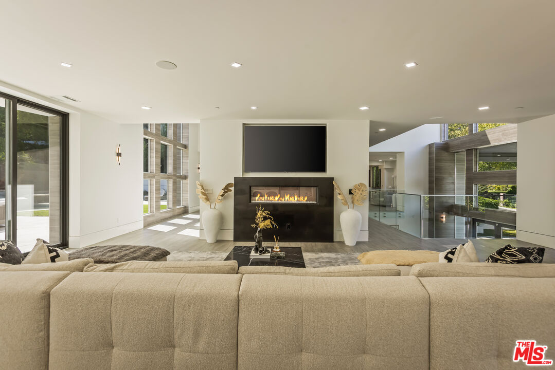 4230 Valley Meadow Rd