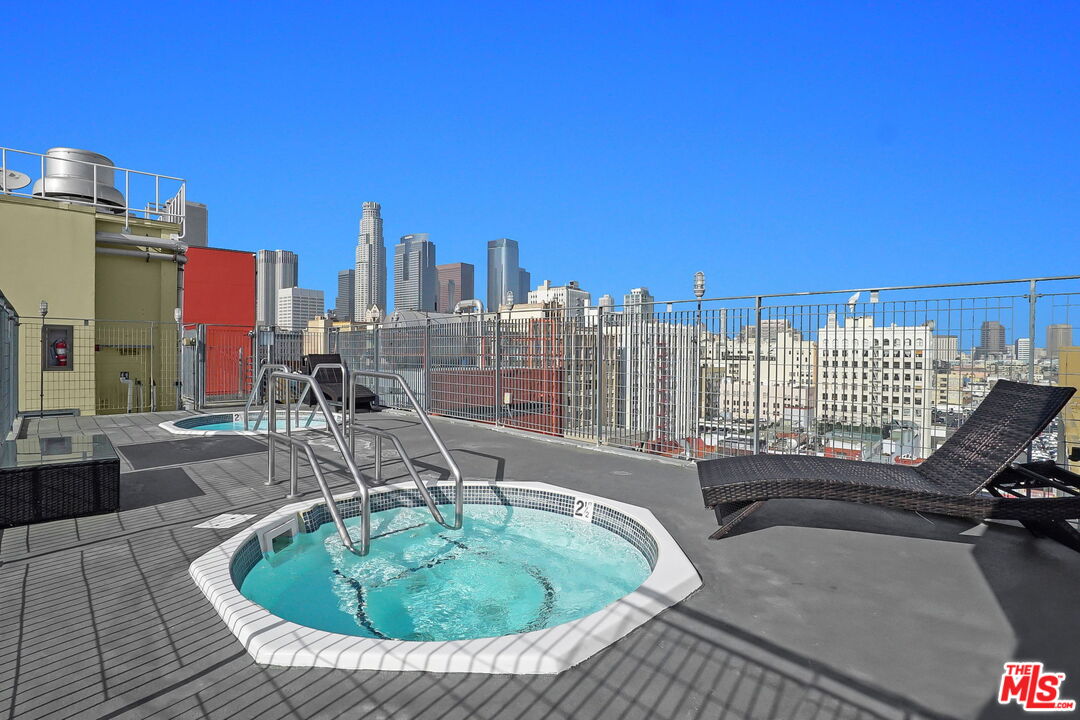 746 S Los Angeles St Unit: 707