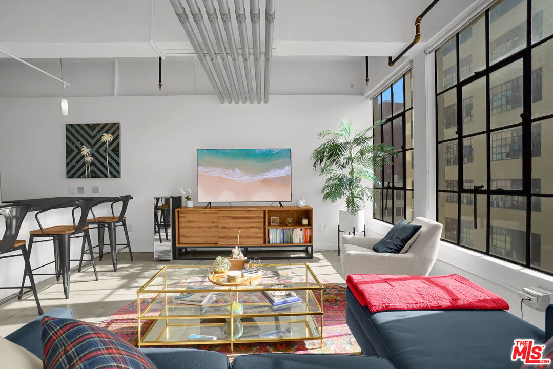 746 S Los Angeles St Unit: 707