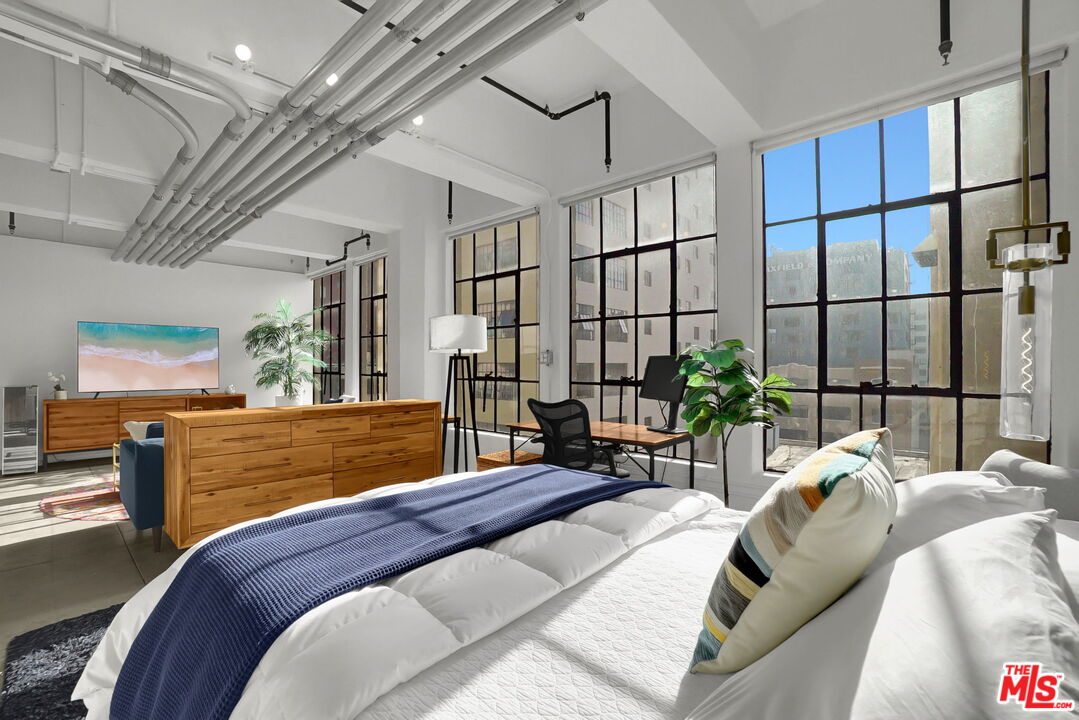 746 S Los Angeles St Unit: 707