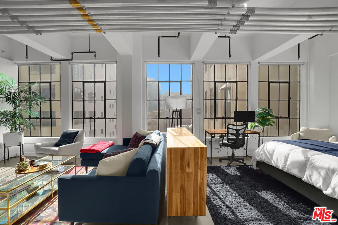 746 S Los Angeles St Unit: 707