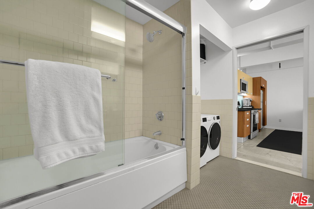 746 S Los Angeles St Unit: 707