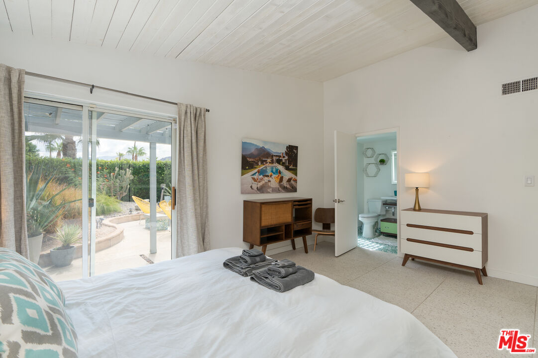 475 E Desert Willow Cir