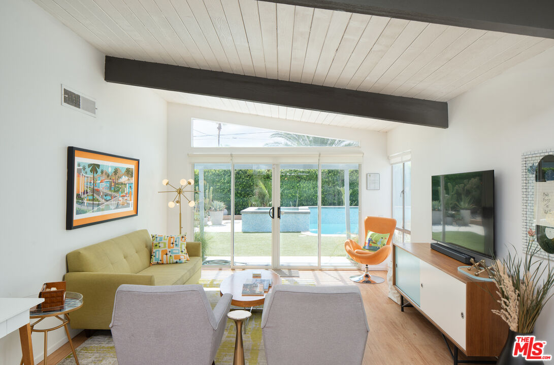 475 E Desert Willow Cir