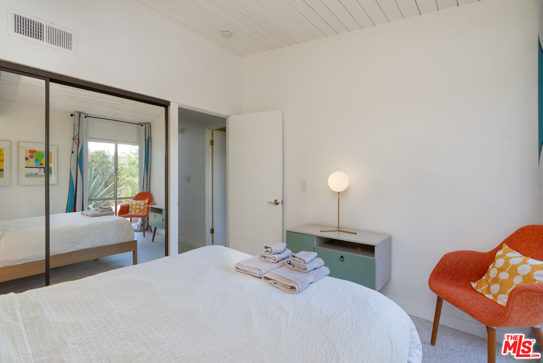 475 E Desert Willow Cir