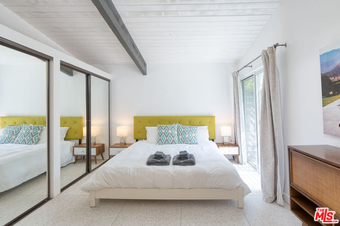 475 E Desert Willow Cir