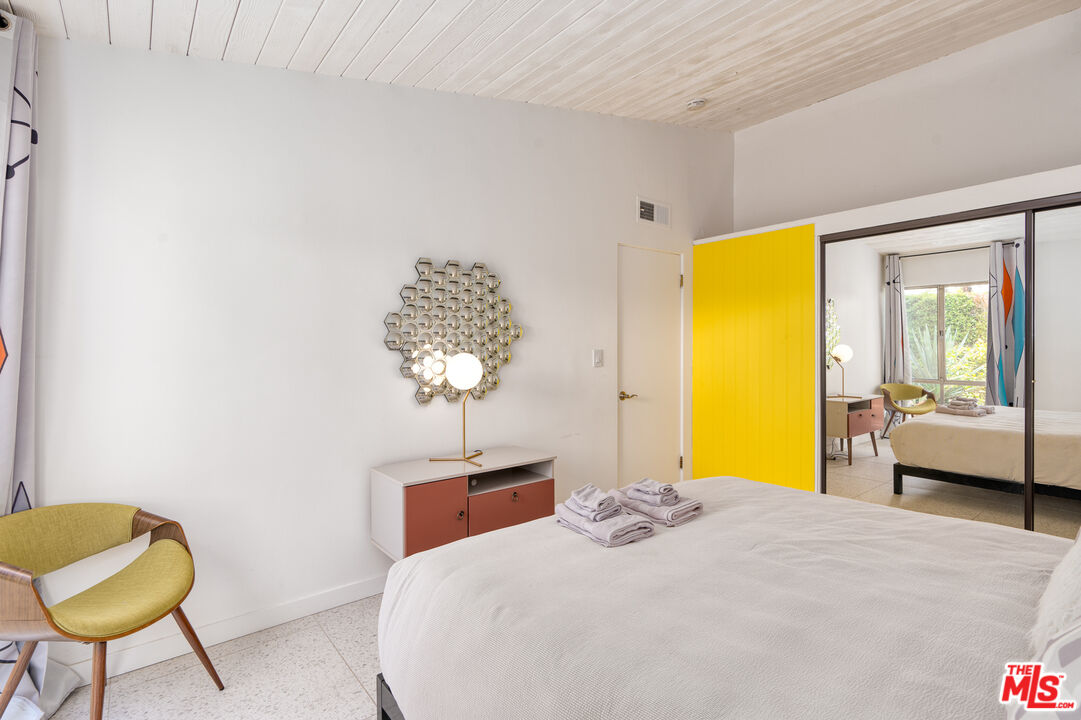 475 E Desert Willow Cir