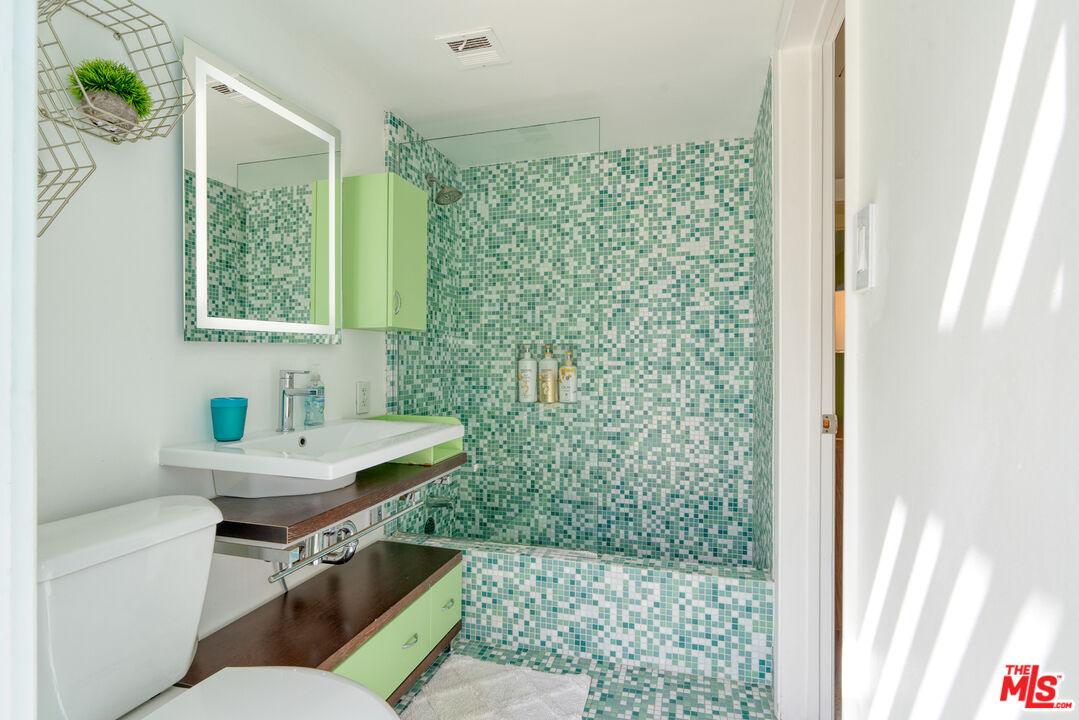 475 E Desert Willow Cir