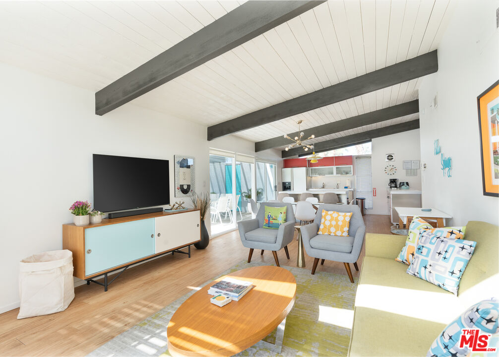 475 E Desert Willow Cir