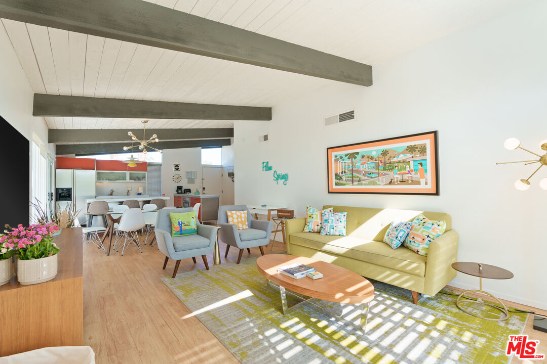 475 E Desert Willow Cir