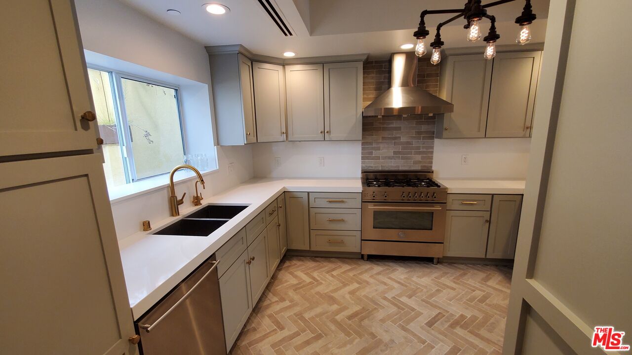 1634 Malcolm Ave Unit: 1