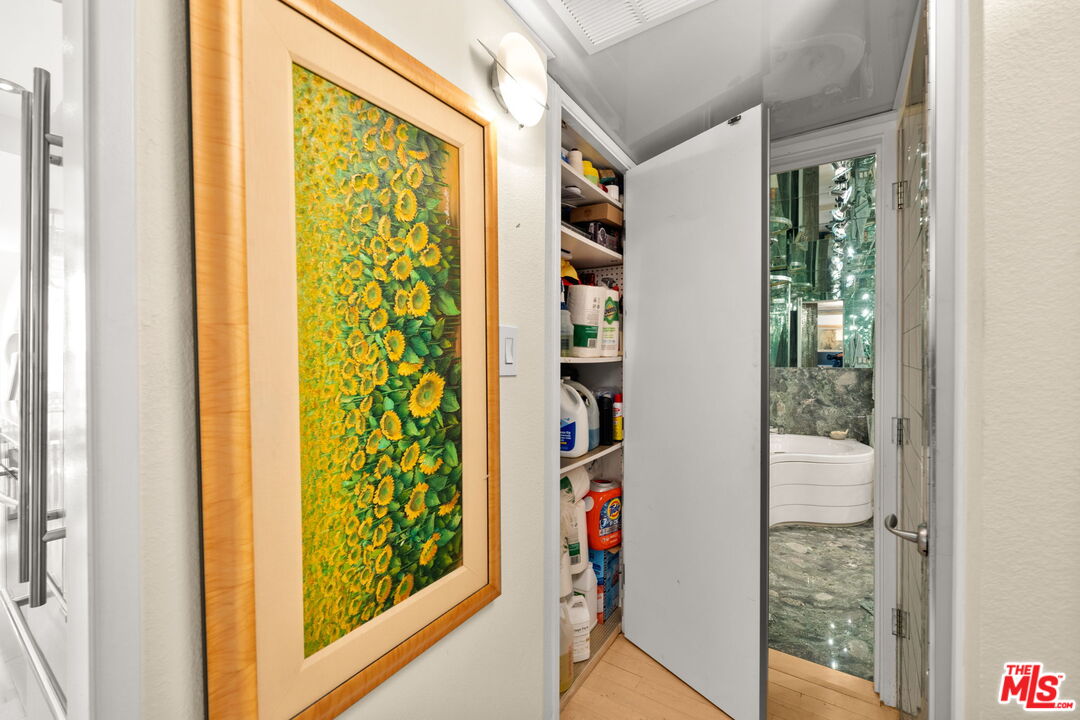 1230 Horn Ave Unit: 624