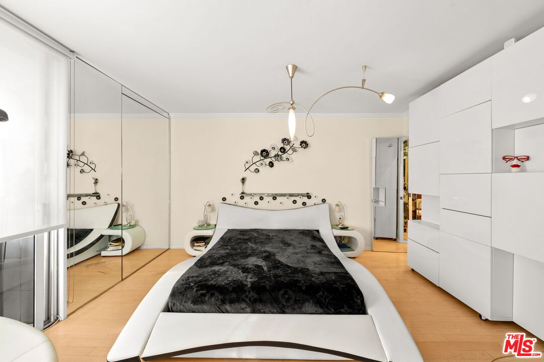 1230 Horn Ave Unit: 624