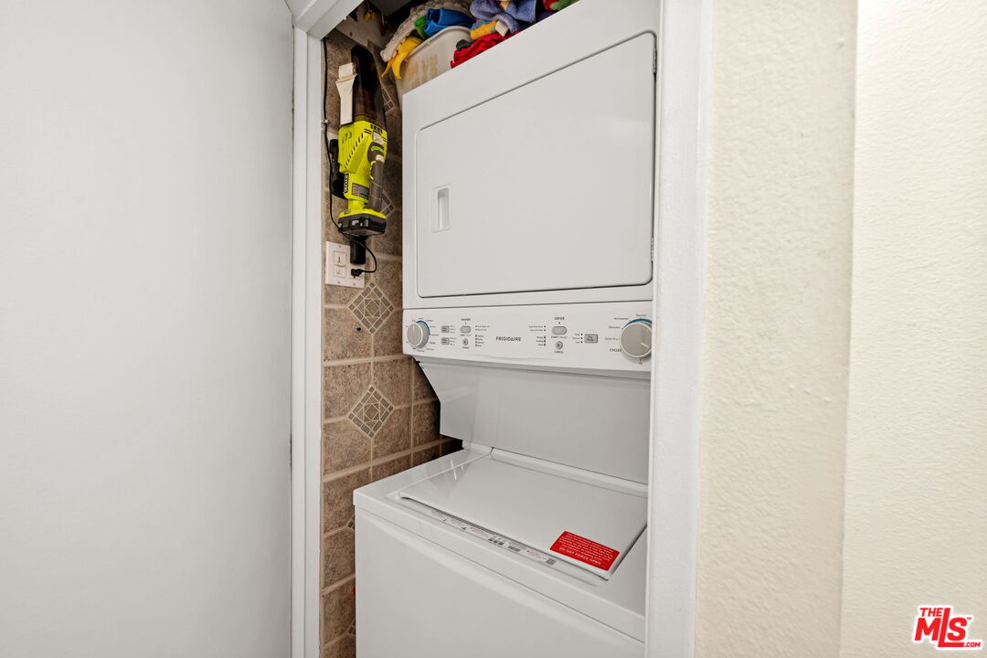 1230 Horn Ave Unit: 624