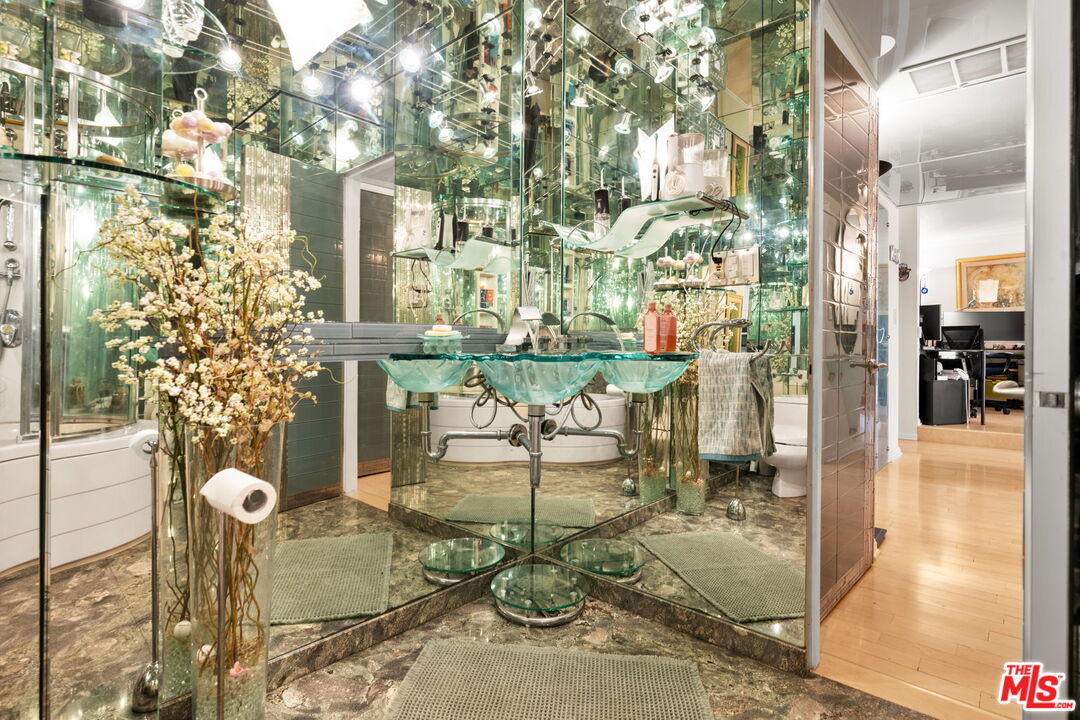 1230 Horn Ave Unit: 624