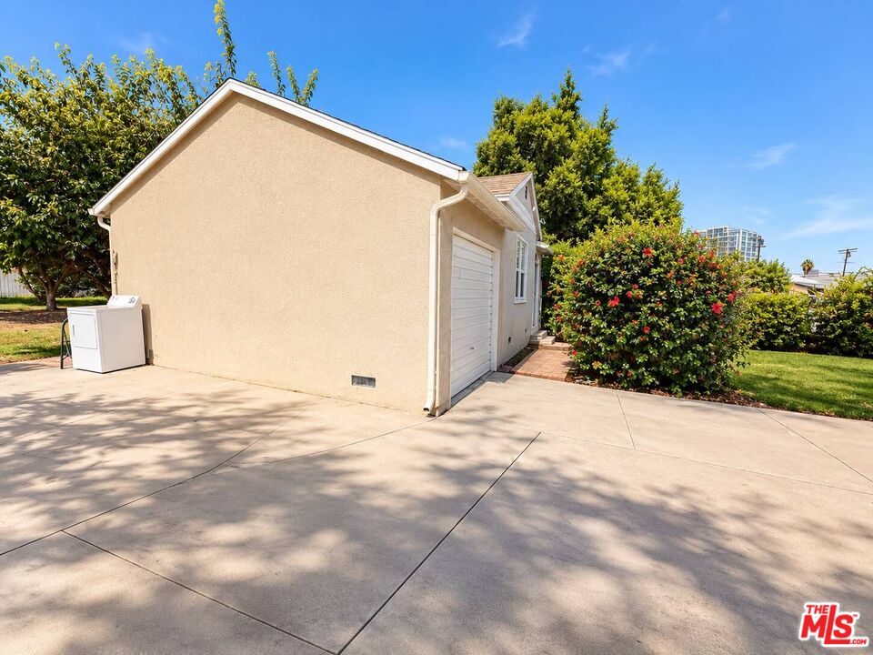 8015 Tilden Ave