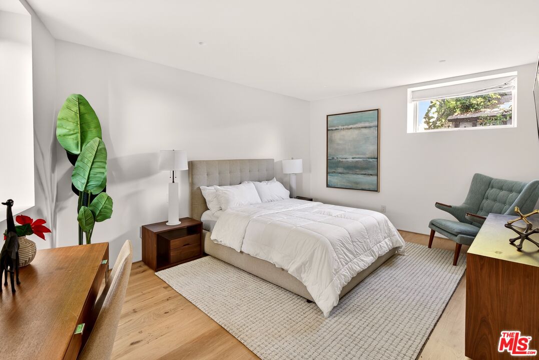 9894 Beverly Grove Dr