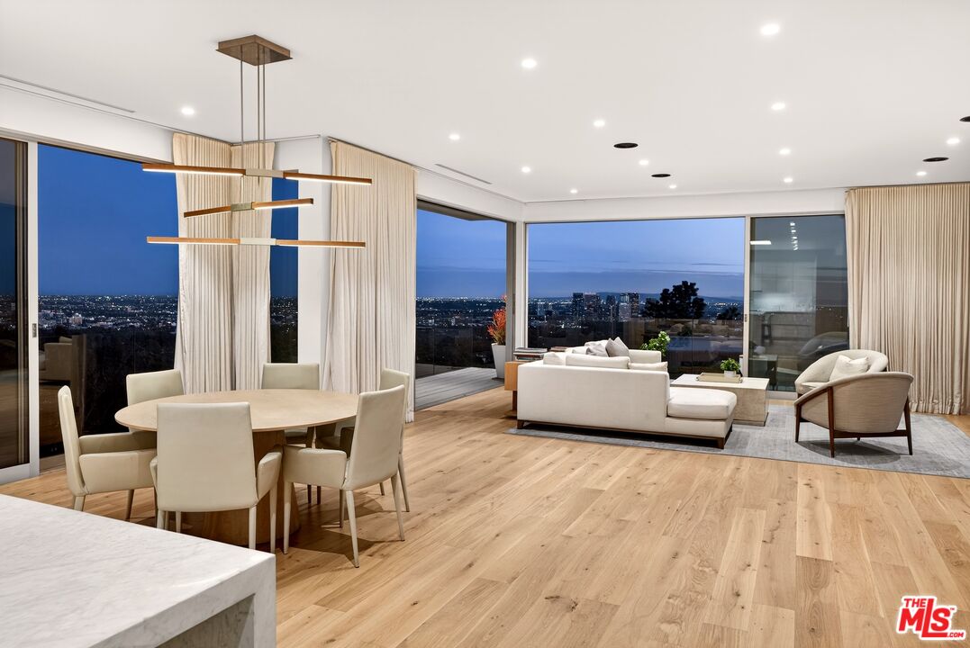 9894 Beverly Grove Dr