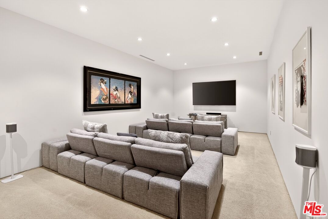 9894 Beverly Grove Dr