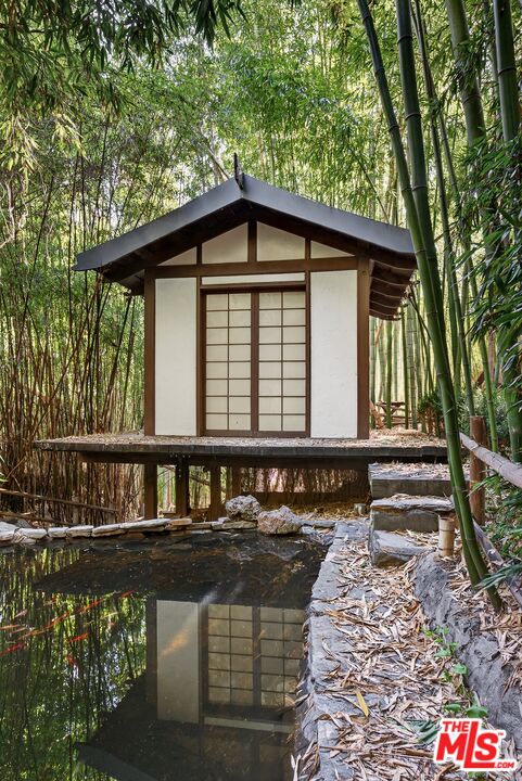 9894 Beverly Grove Dr