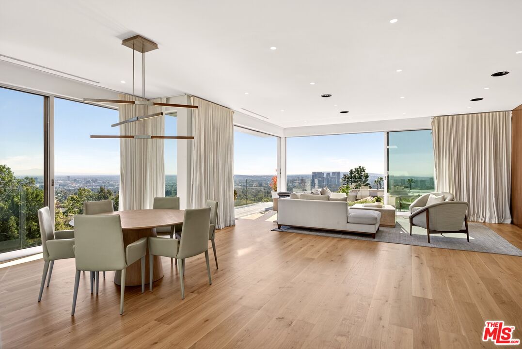 9894 Beverly Grove Dr