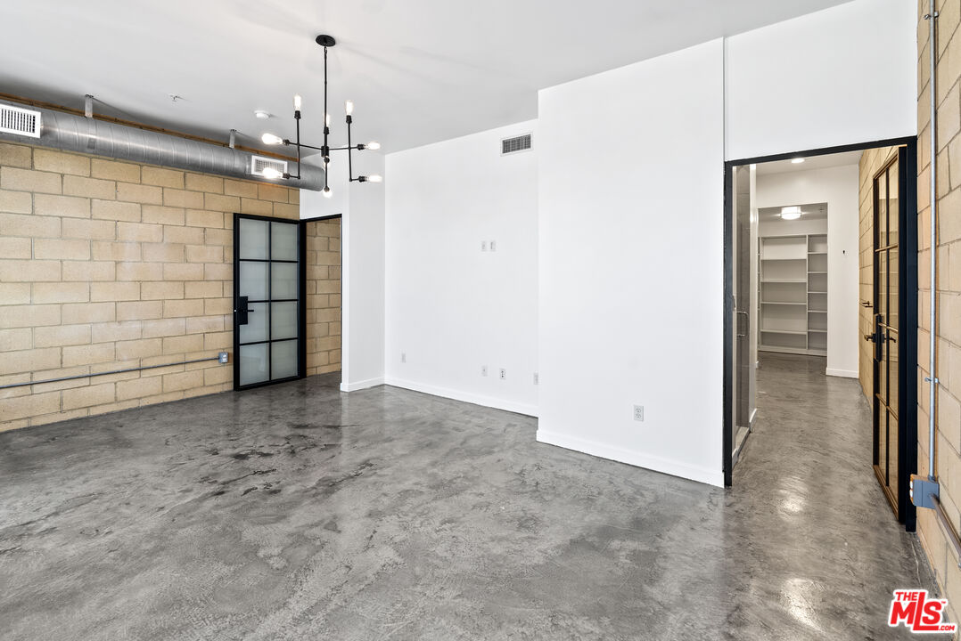 1544 12th St Unit: 303