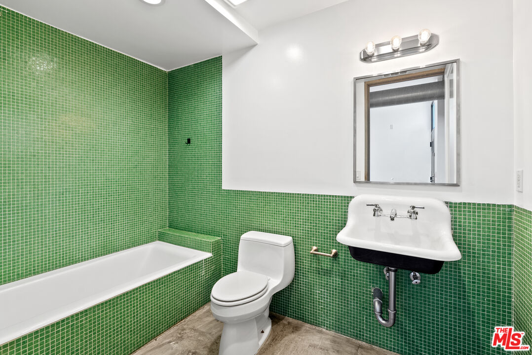 1544 12th St Unit: 303