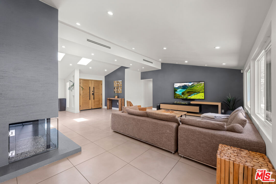 20159 Hatteras St Unit: 20157