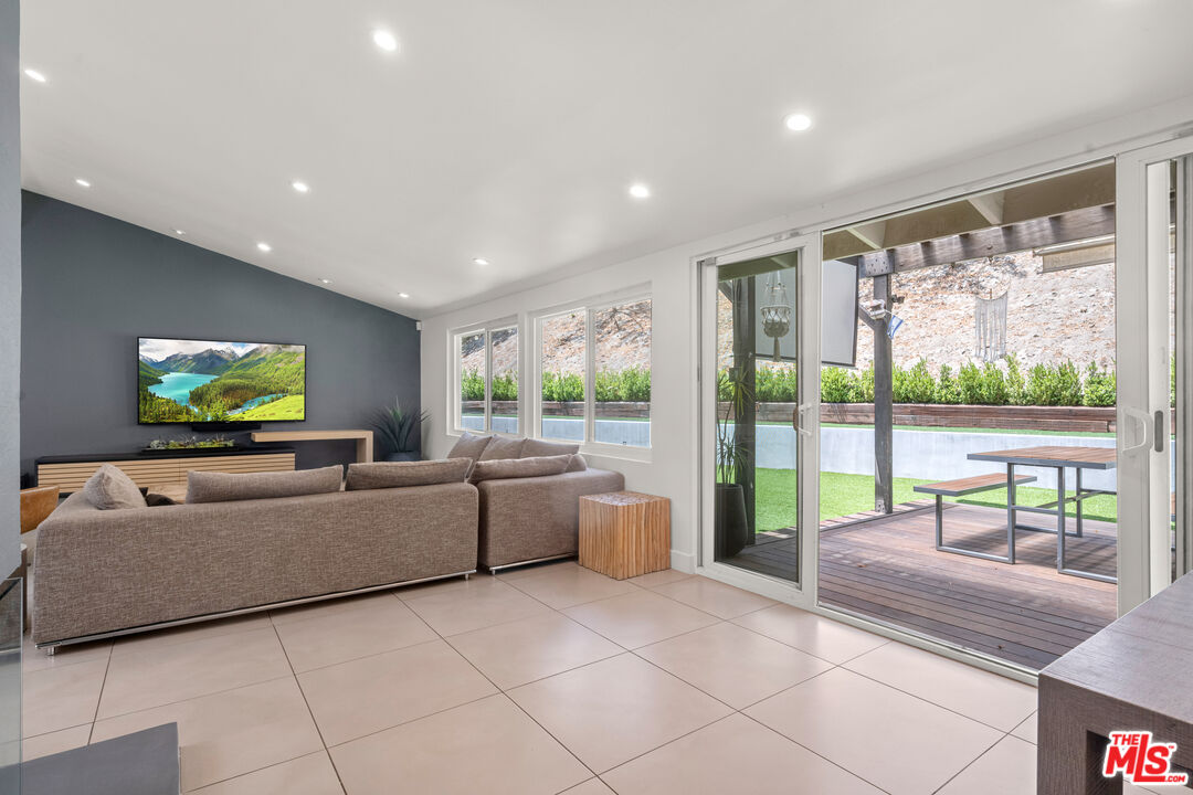 20159 Hatteras St Unit: 20157