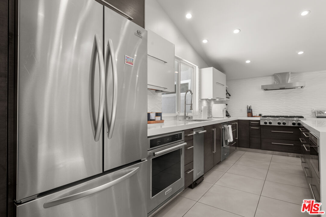 20159 Hatteras St Unit: 20157