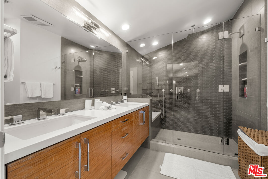 20159 Hatteras St Unit: 20157