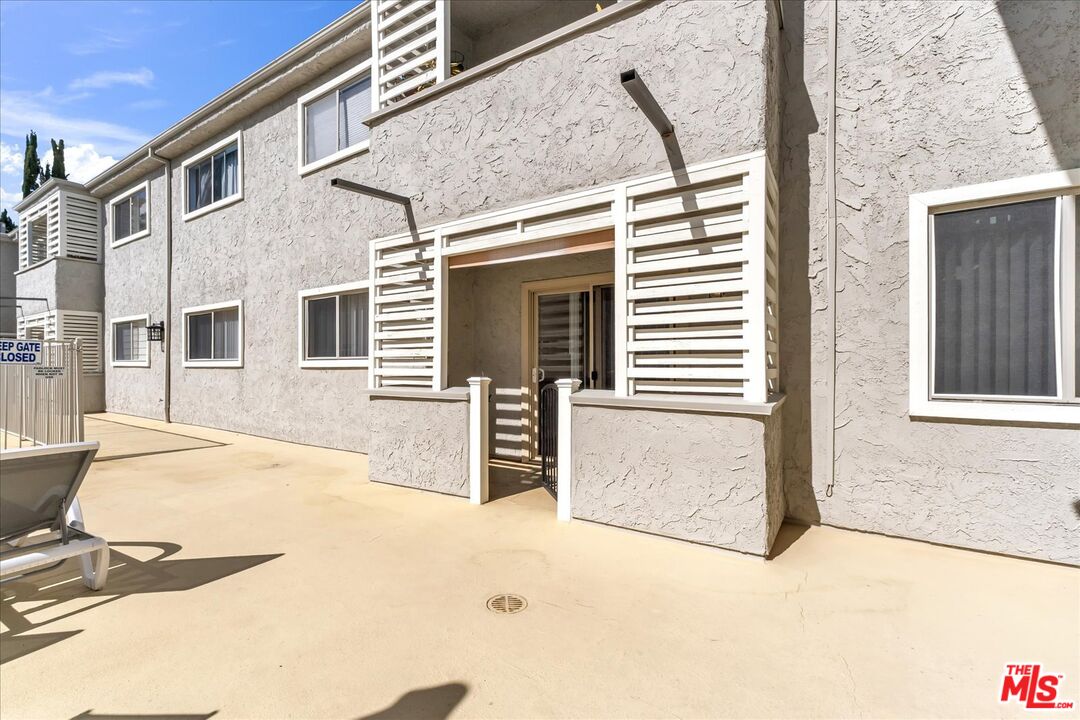 5437 Corteen Pl Unit: 106