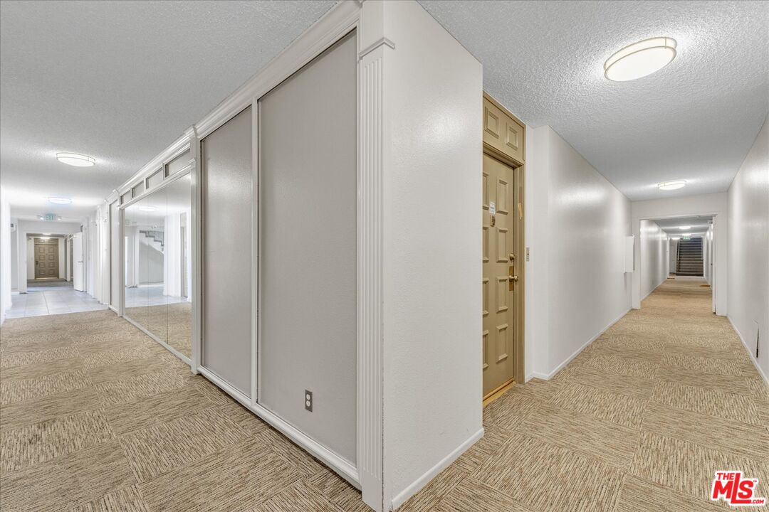 5437 Corteen Pl Unit: 106