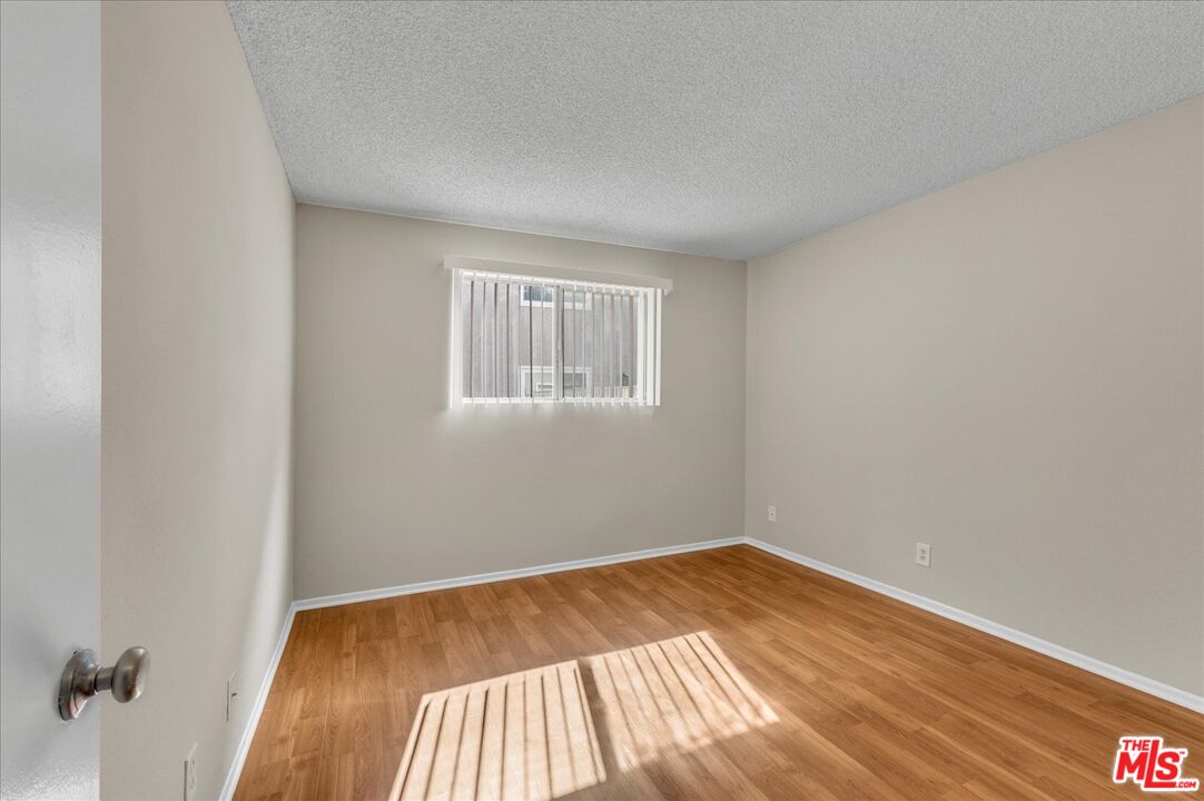 5437 Corteen Pl Unit: 106