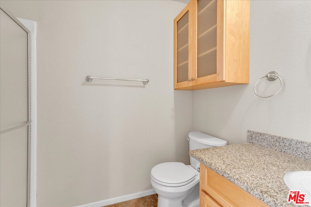 5437 Corteen Pl Unit: 106