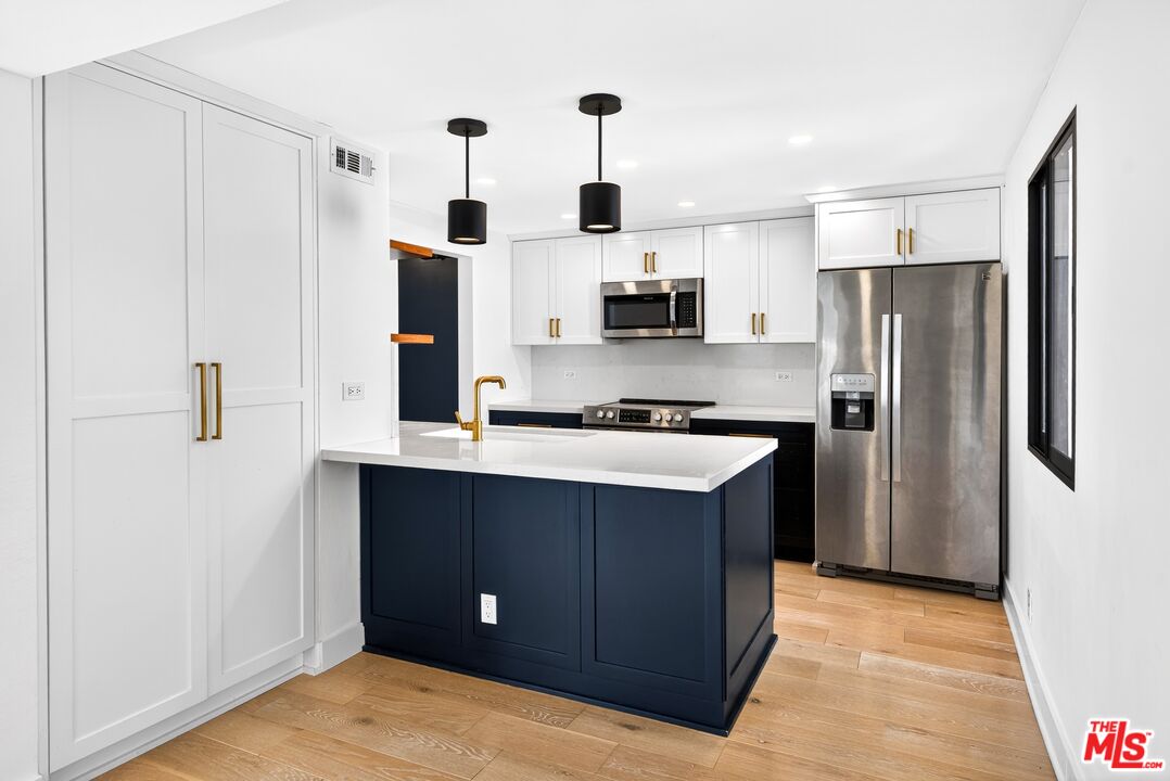 10535 Wilshire Blvd Unit: 411