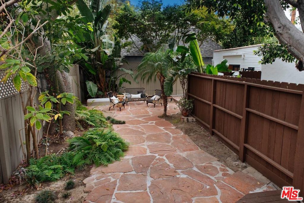 1039 Havenhurst Drive