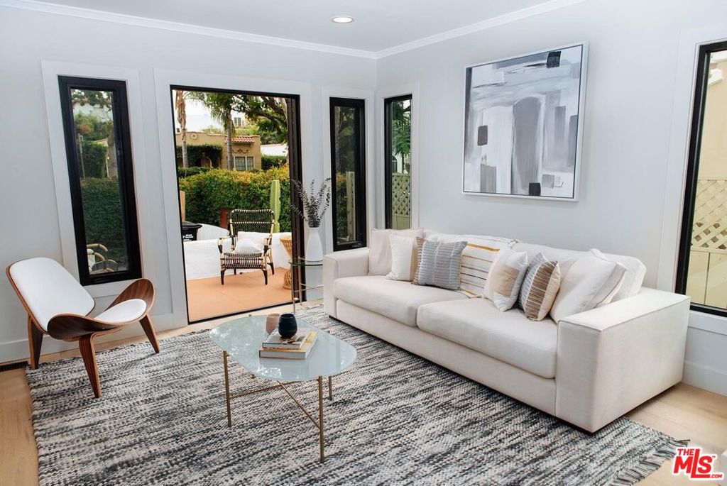 1039 Havenhurst Drive