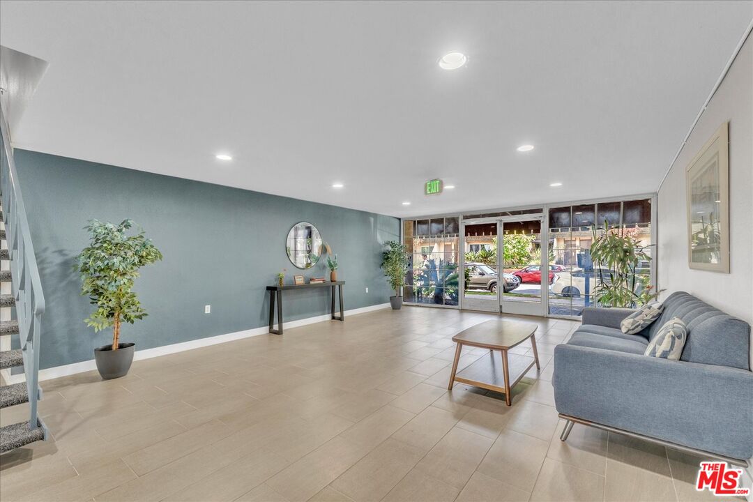 4647 Willis Ave Unit: 212