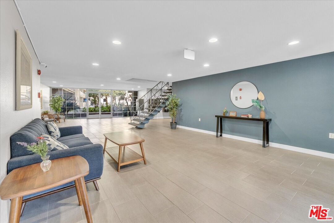 4647 Willis Ave Unit: 212