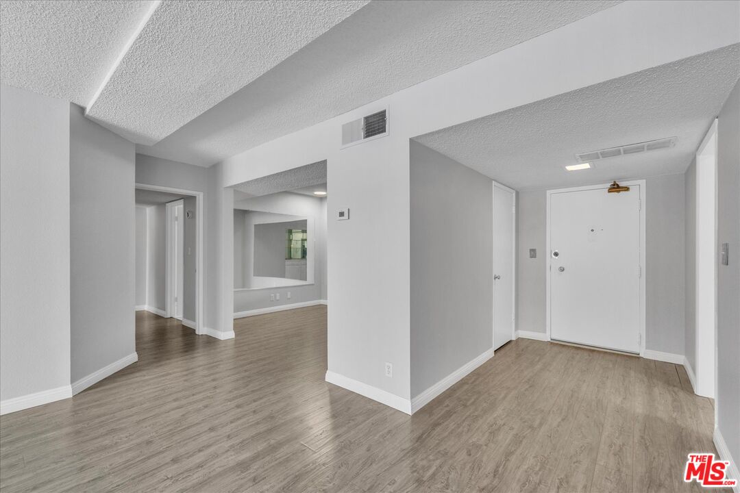 4647 Willis Ave Unit: 212