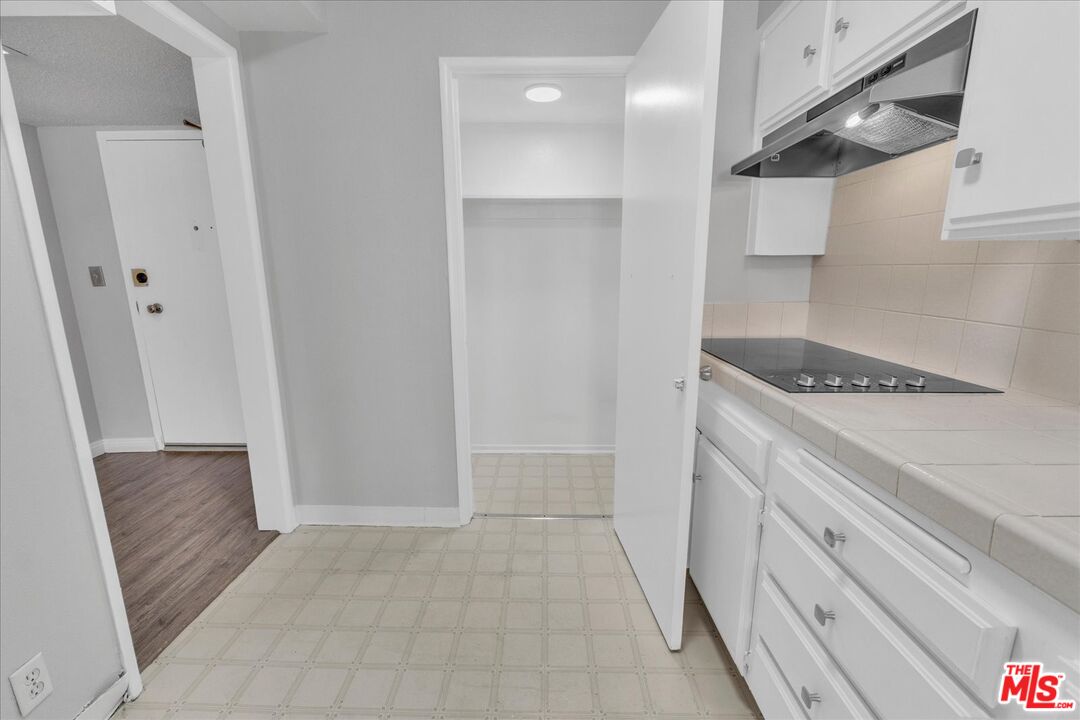 4647 Willis Ave Unit: 212