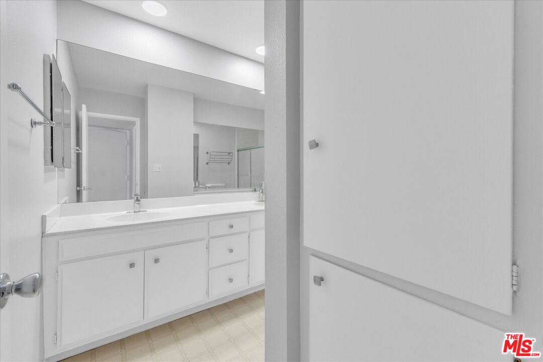 4647 Willis Ave Unit: 212