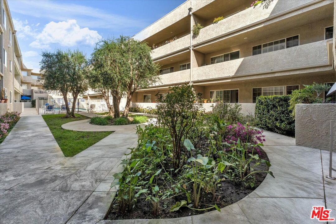 4647 Willis Ave Unit: 212