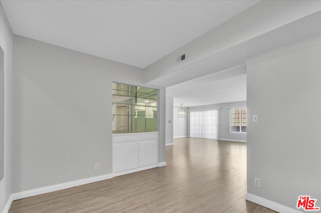 4647 Willis Ave Unit: 212