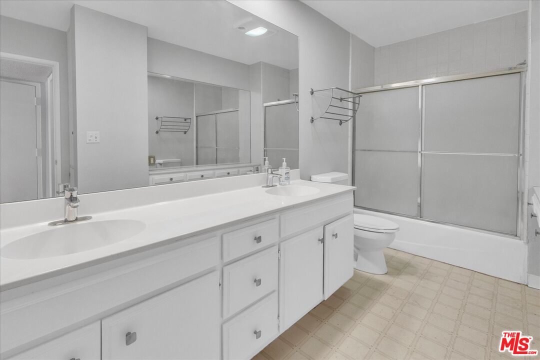 4647 Willis Ave Unit: 212