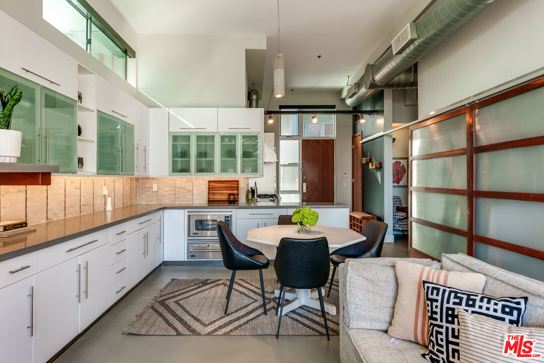 1152 N La Cienega Blvd Unit: 201